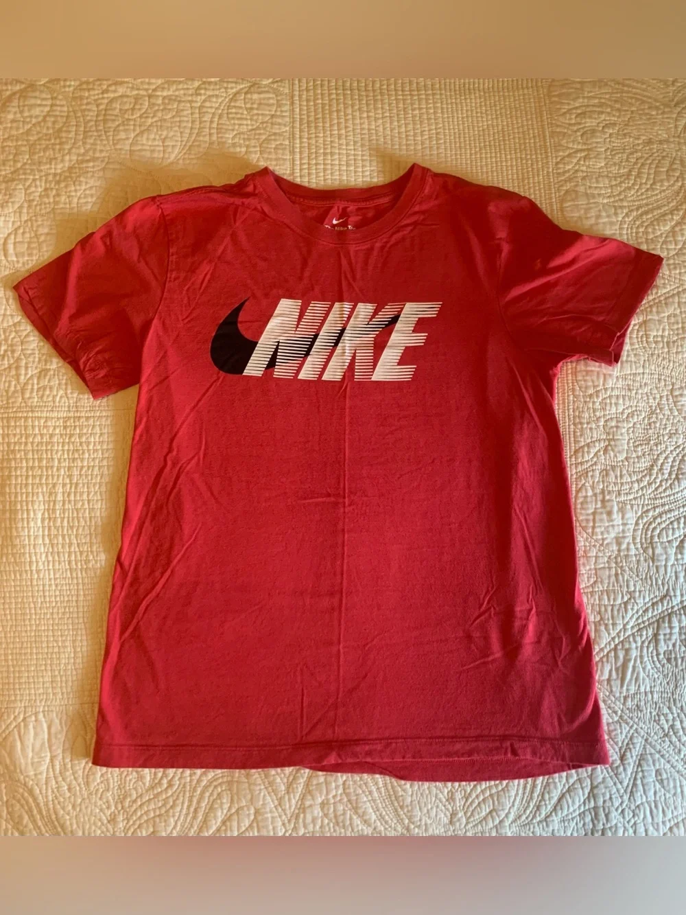 Nike short-sleeve graphic t-shirt